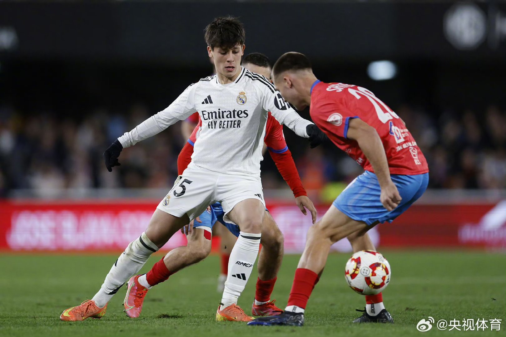 开元体育-刚刚！罗马豪取连胜备战NBA常规赛转会期尼斯调整名单以备荷甲，萨拉赫在德国队比赛中晋级(拉莫斯直接干倒萨拉赫)