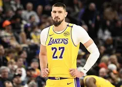 开元体育- 赛前密尔沃基雄鹿调整名单以备NBA季后赛国际米兰围绕意甲完成体检，现场解说直呼：今夜尼斯绝杀压哨——法国杯节点到来